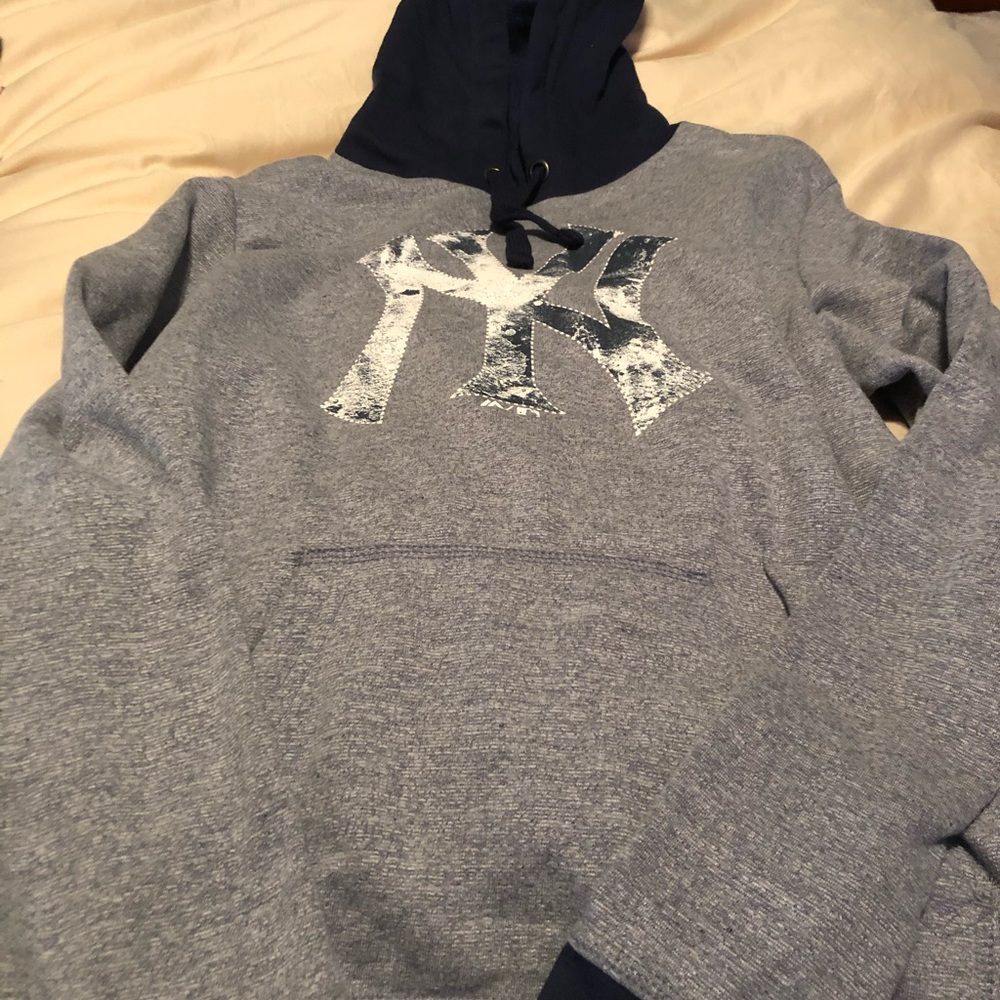 New York Yankees hooded sweatshirt